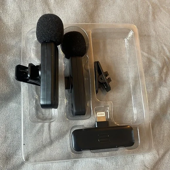 POSHMARK #POSHLIVE SHOW HOST CLIP ON MICROPHONE FOR IPHONE OR IPAD ARRIVES NEW